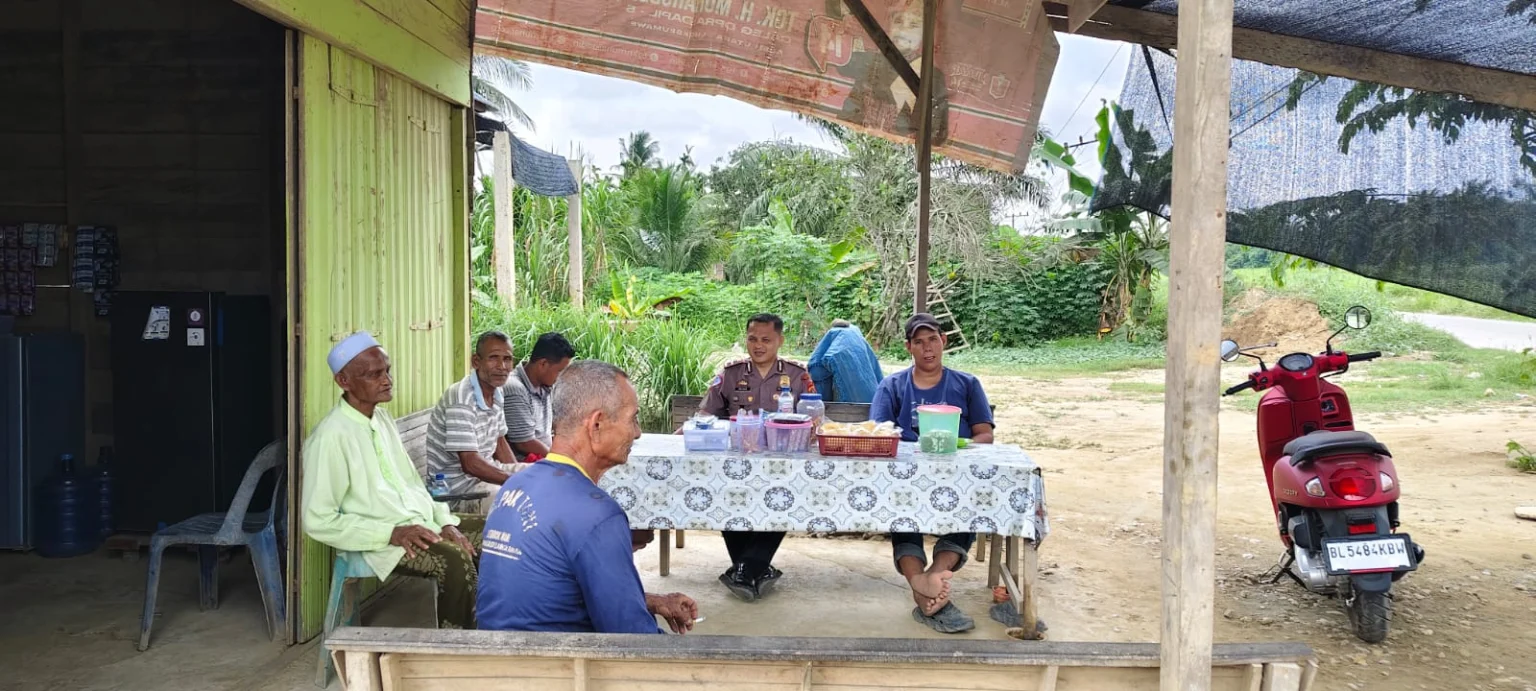 Kapolsek Langkahan Ipda Irvan Serap Aspirasi Warga Meunasah Blang untuk Perkuat Kamtibmas